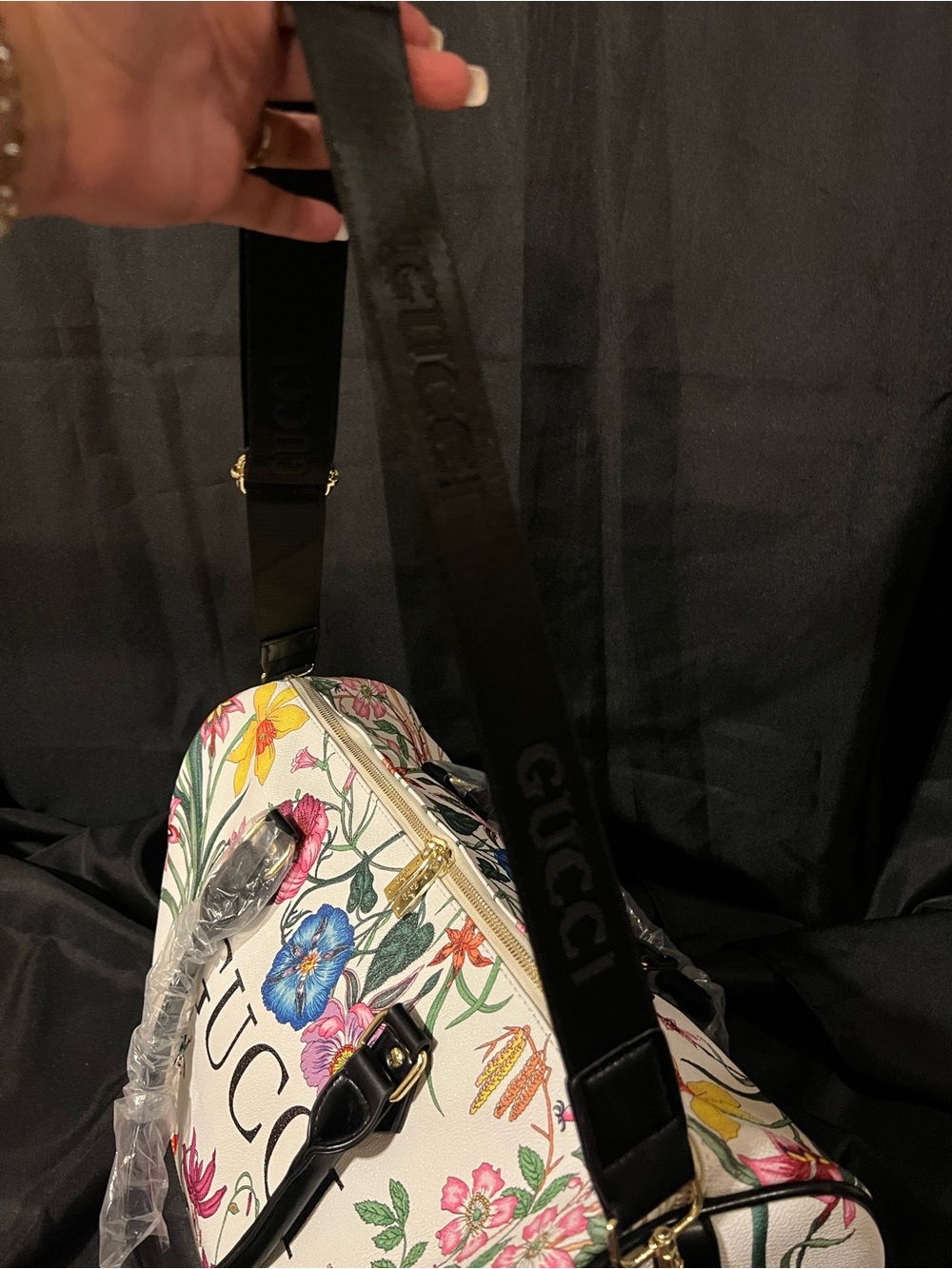 GUCCI White Floral Logo Duffle Bag - Picture 14 of 16